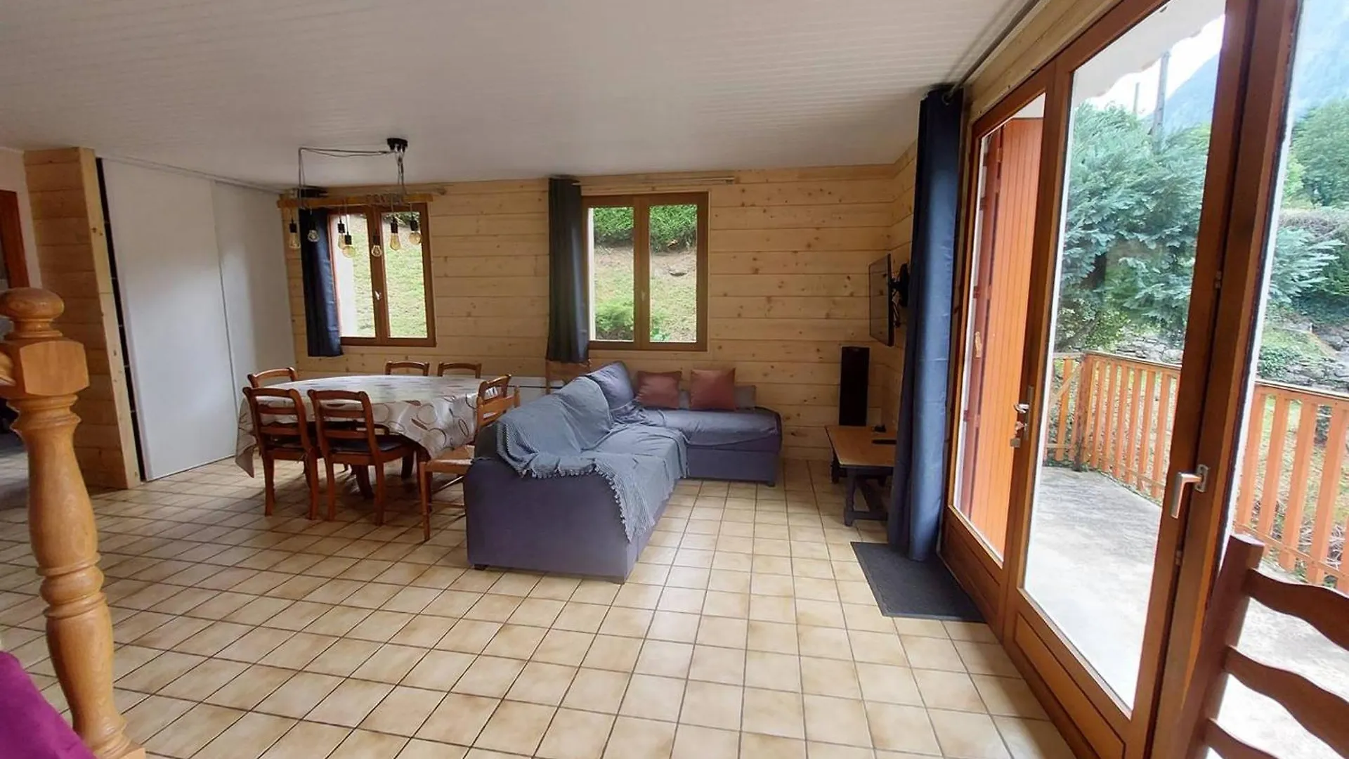 Holiday home Maison Spacieuse A Cauterets : 4 Chambres, Garage, Sans Animaux - Fr-1-812-102 France